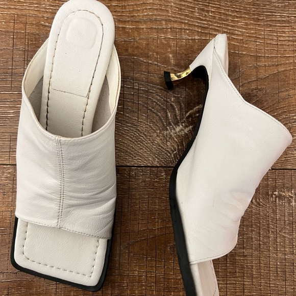 mules shoes. White heel Slippers size: 7.5 - Picture 3 of 7